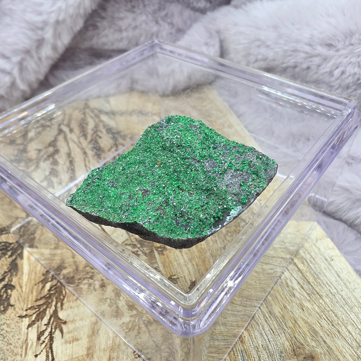 Uvaroviitti specimen