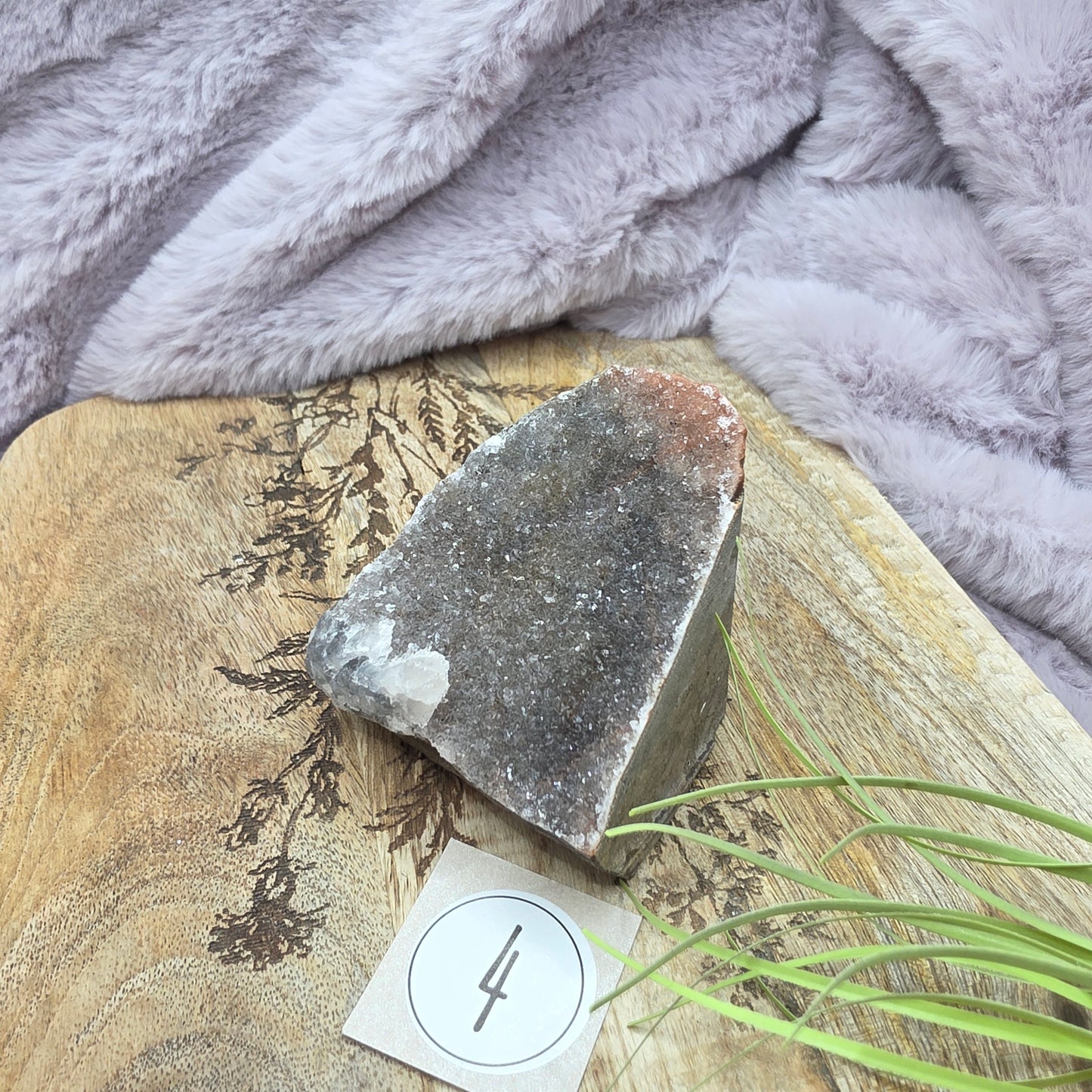 Sateenkaari ametisti cut base
