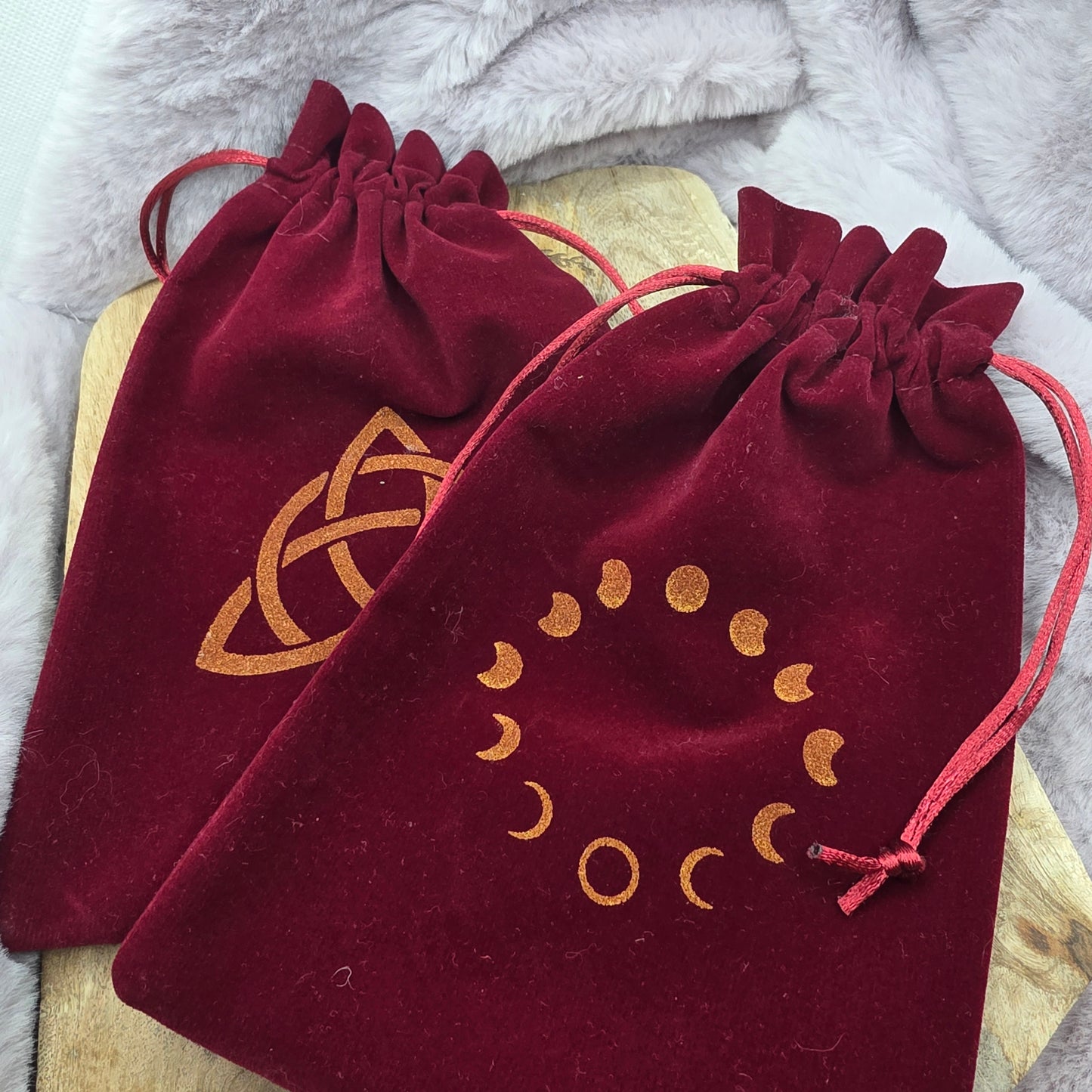 Loitsupussi -kaksi erilaista-