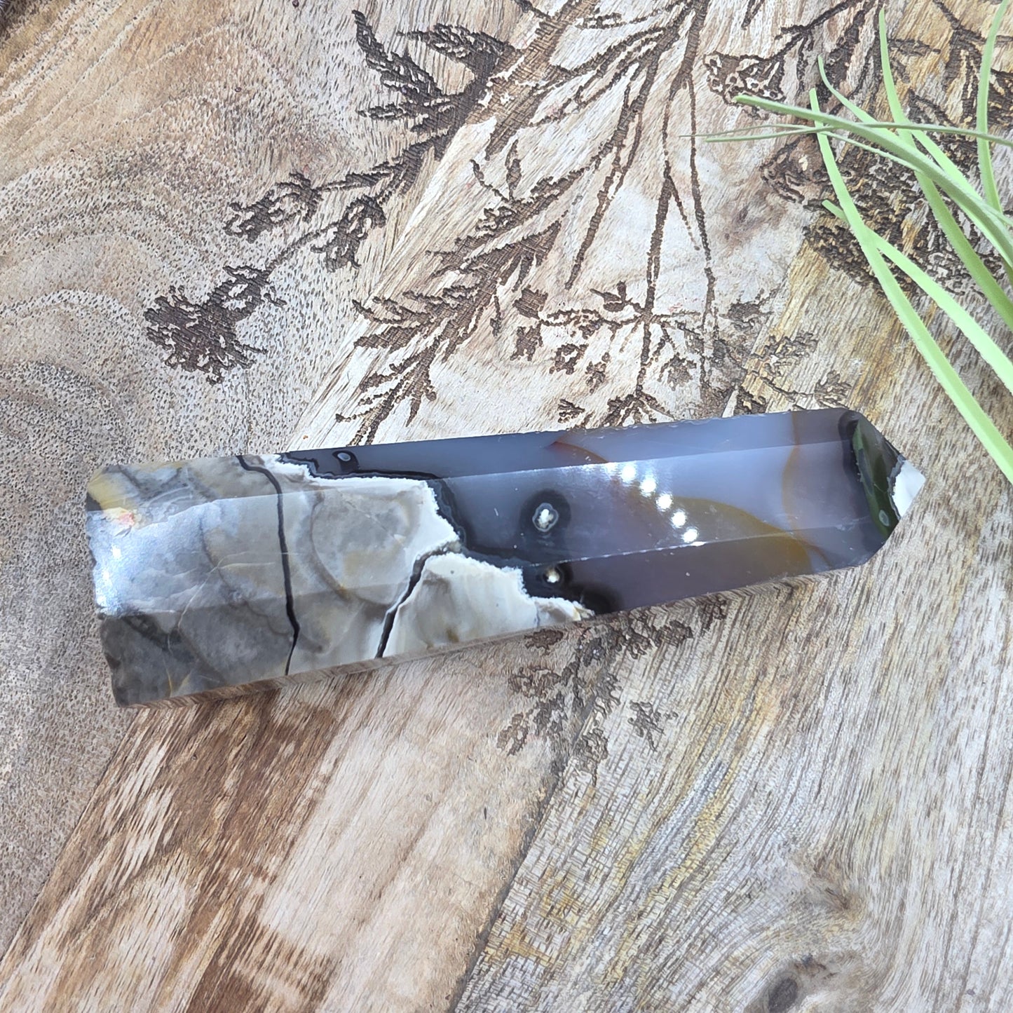 Volcano-akaatti torni