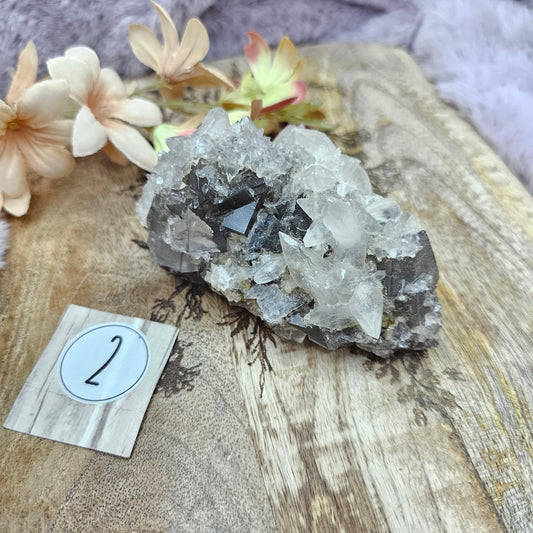 Uv kalsiitti/fluoriitti clusteri