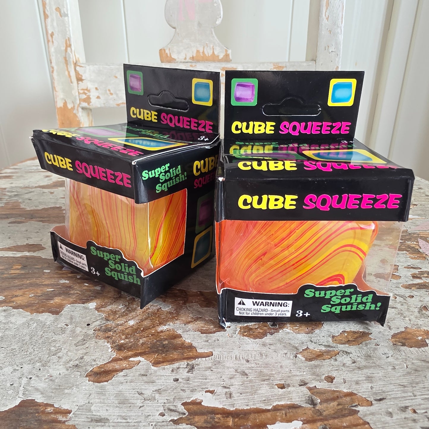 Cube squeeze -batic-