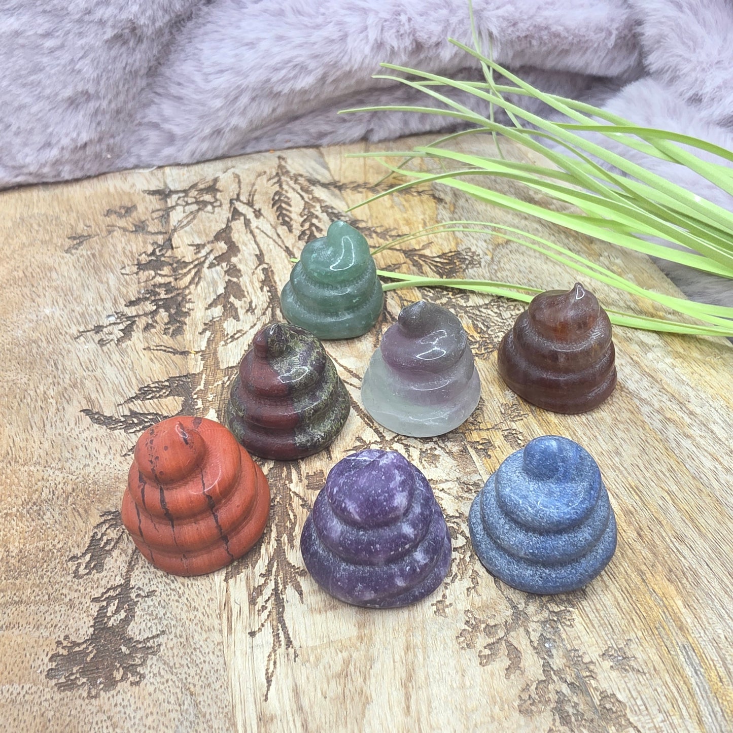 Pieni läjä -ylläri materiaali-