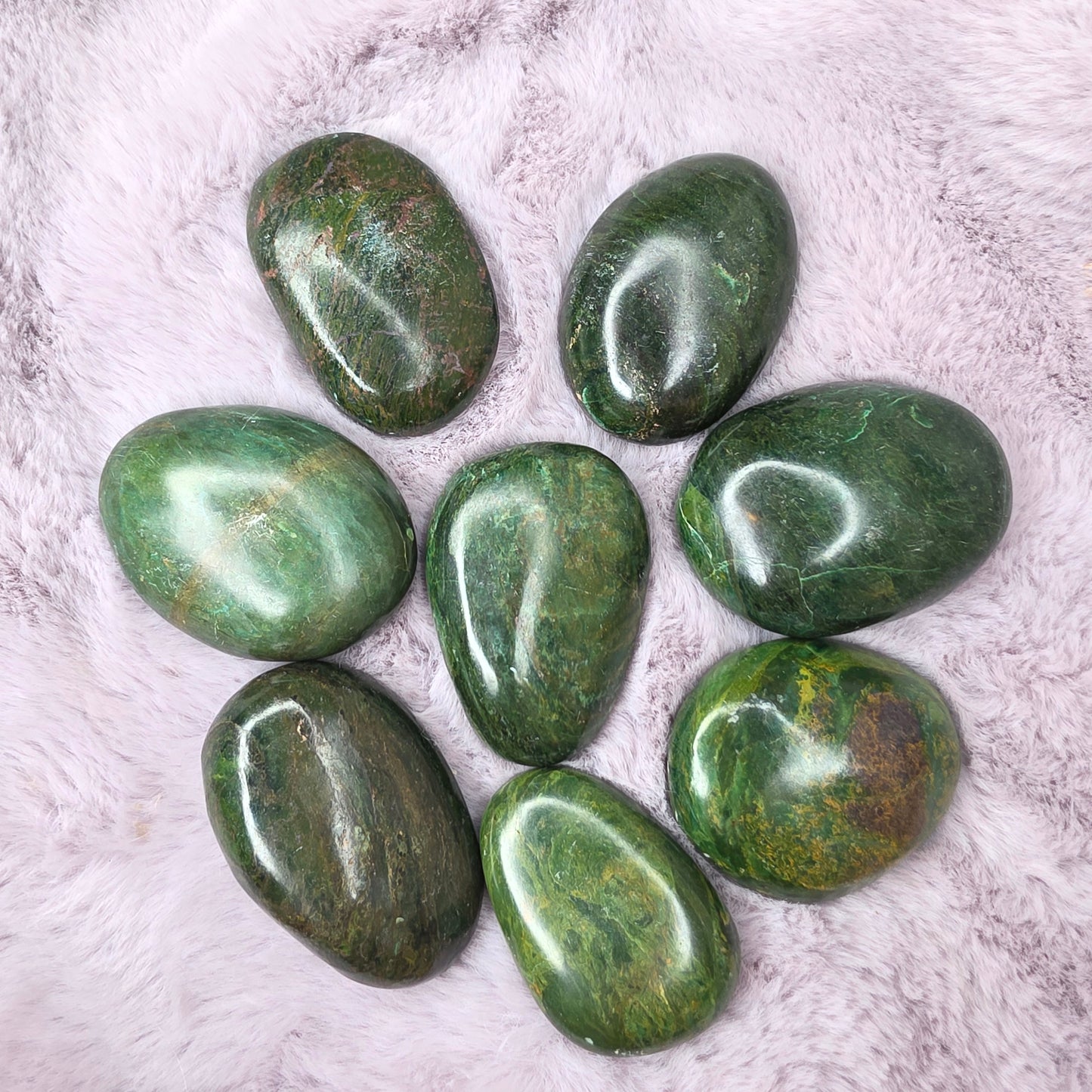 Verdiitti kämmenkivi