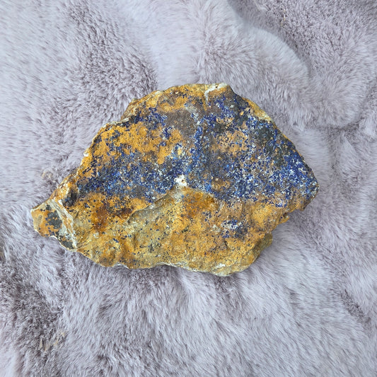 Azuriittia emokivessä