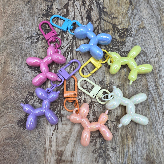 Avaimenperä -ilmapallokoira-