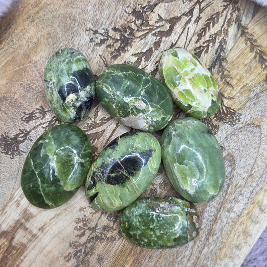 Tremoliitti kämmenkivi -pieni-