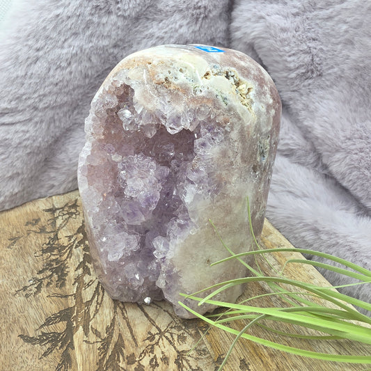 Pinkki ametisti freeform