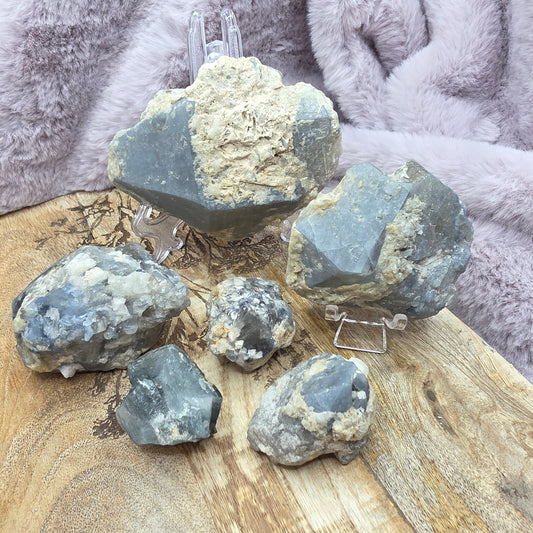 Indigoliitti kvartsi clusteri