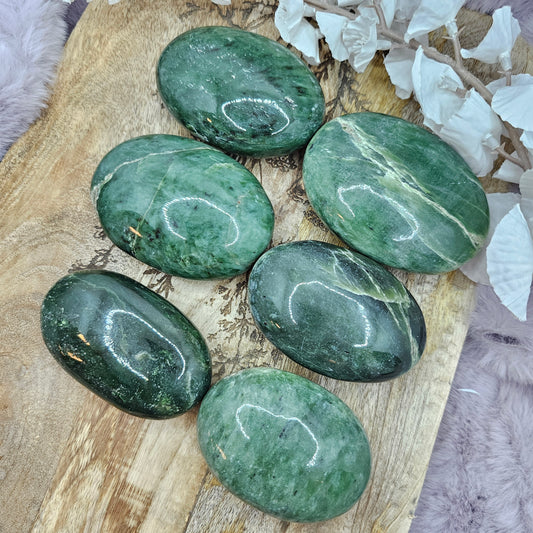 Nefriittijade kämmenkivi -kaksi kokoa-